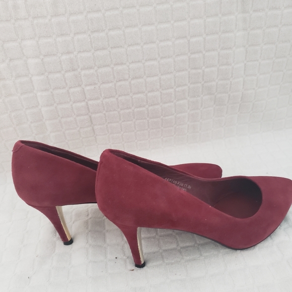 Red suede heels - Picture 3 of 3